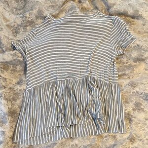 Charlotte Russe Gray Striped Short Sleeve Top